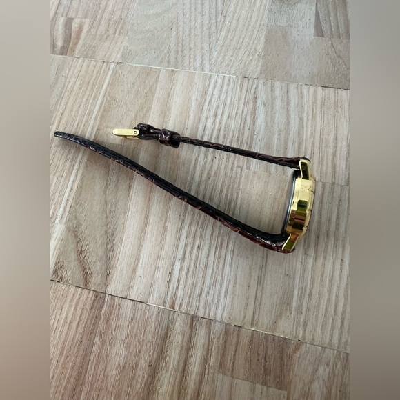 Vintage Ronica ladies gold tone brown scissor watch NEW BATTERY - Picture 7 of 11